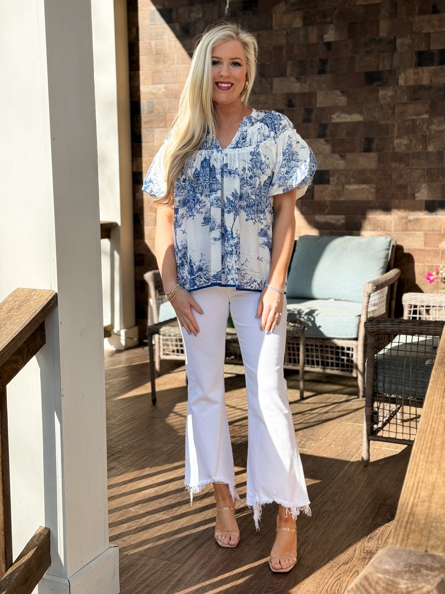 Umgee toile puff sleeve tops