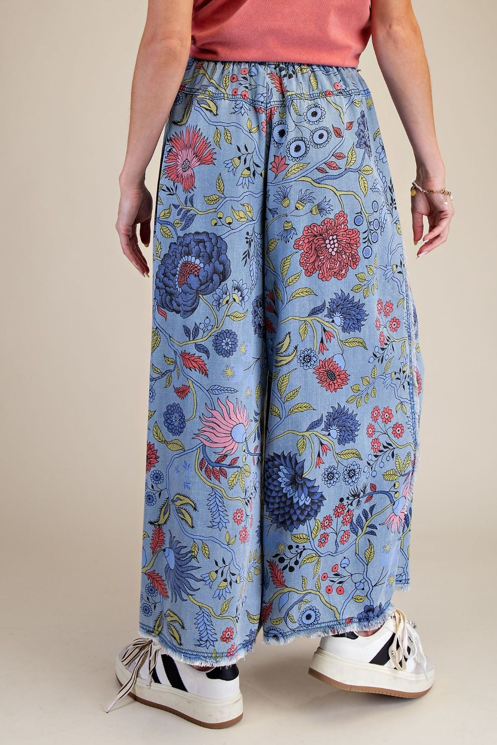 Easel FLORAL PRINT WASHED CHAMBRAY PANTS