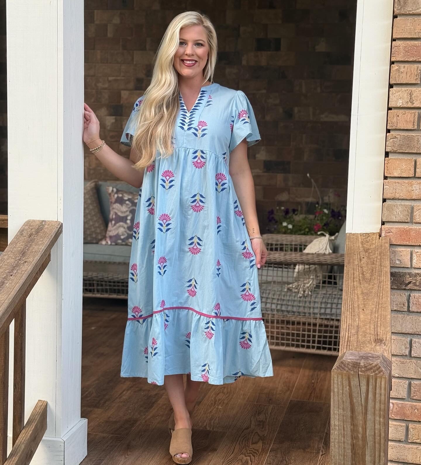 Periwinkle Blue Floral Embroidered Midi Dress M Periwinkle Blue Floral Embroidered Midi Dress M