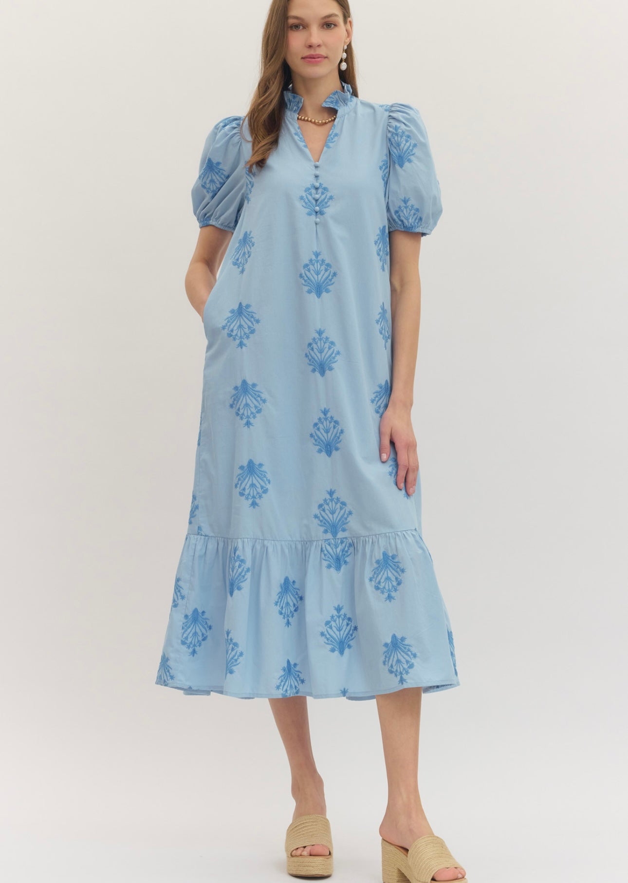 Entro blue embroidered midi – Bella Vita Unique Boutique