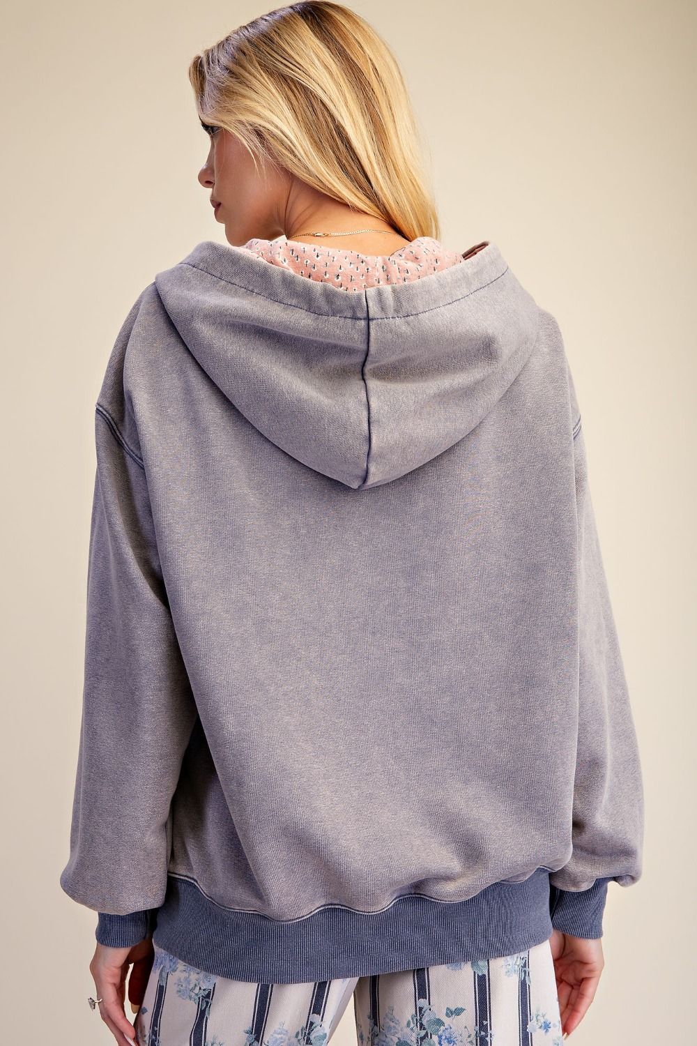 EASEL FLORAL PATCH WASHED TERRY HOODED PULLOVER