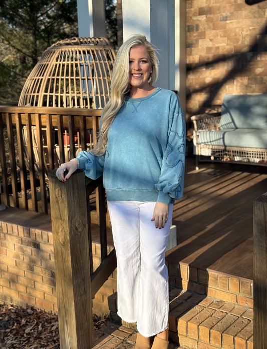 Easel raised flower sweatshirt