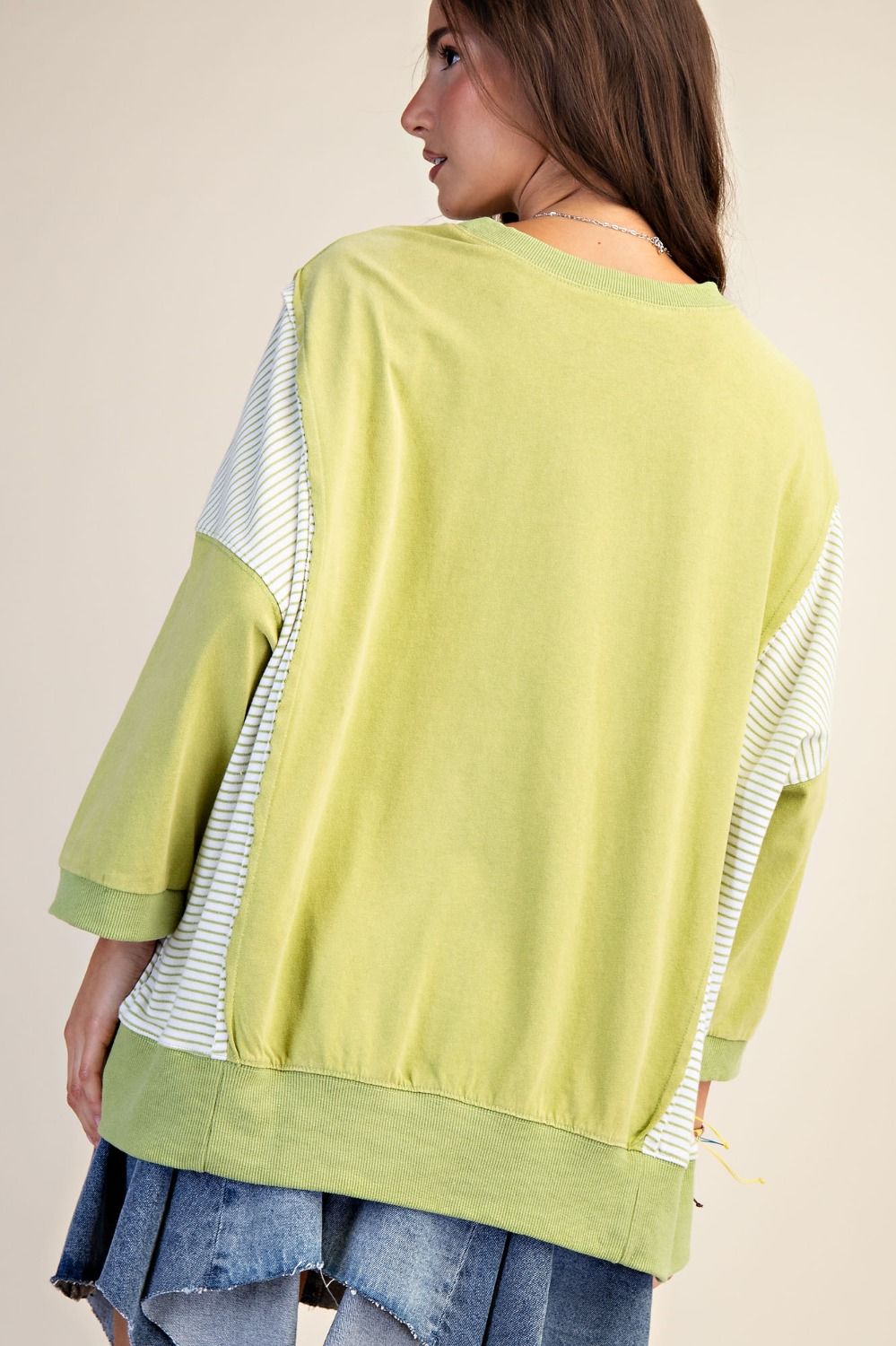 Easel WASHED TERRY KNIT PULLOVER
-BOW PATCH DETAILING