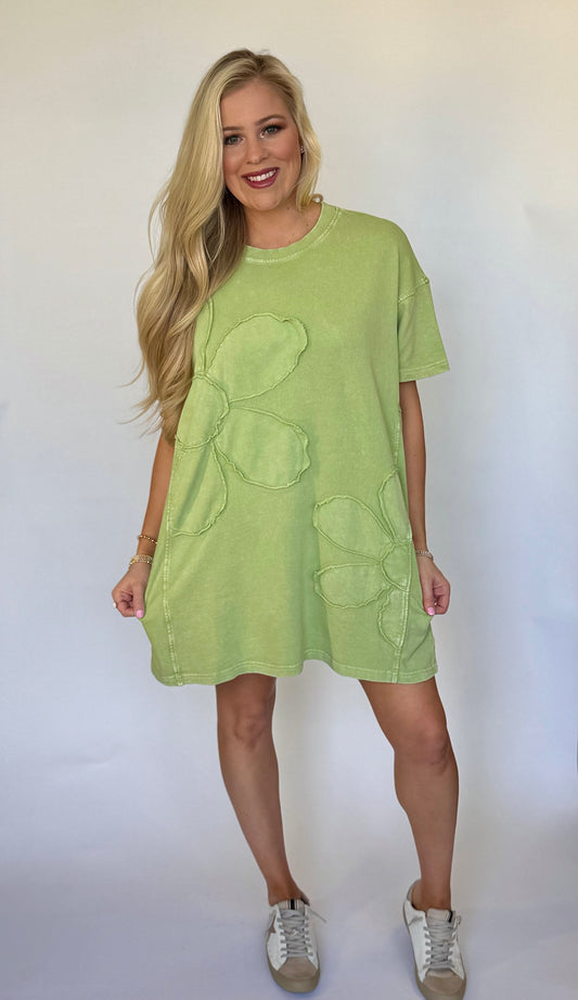 Easel Mineral Washed Daisy Patched T-Shirt dress green