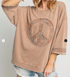 Easel peace sign patched tops