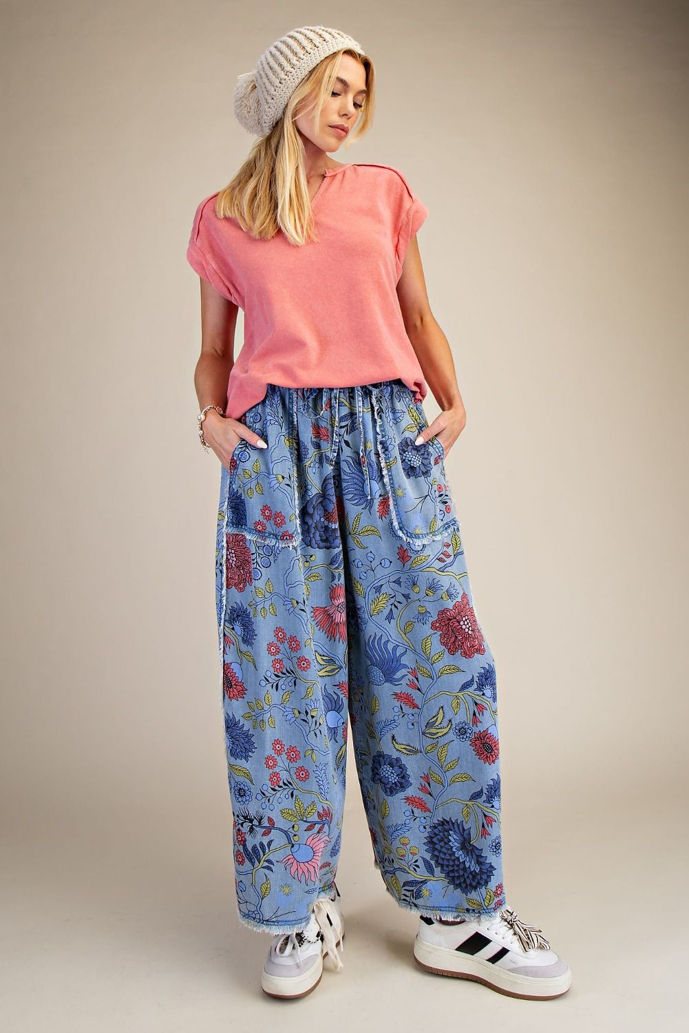Easel FLORAL PRINT WASHED CHAMBRAY PANTS