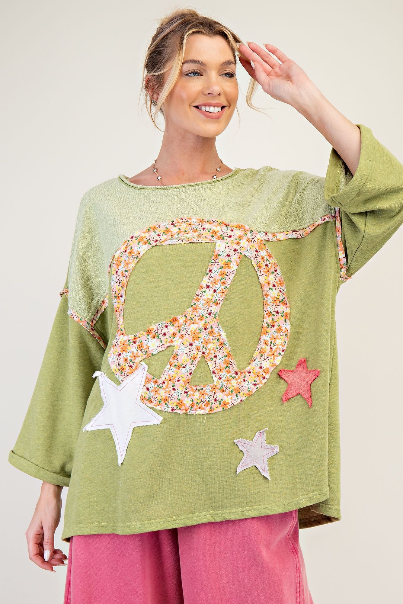 Easel patchwork peace +star top