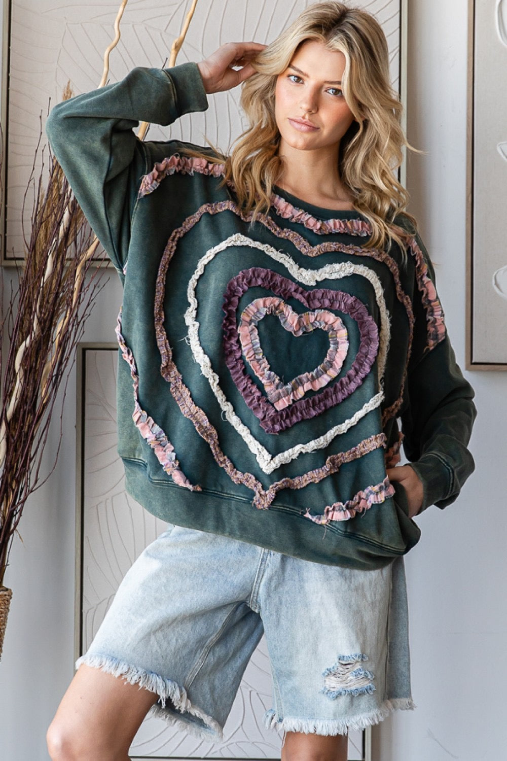 Oli and hali washed heart pullover