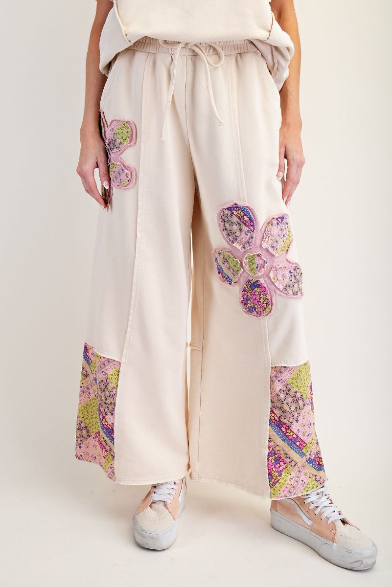 Easel flower patched detailed knit set