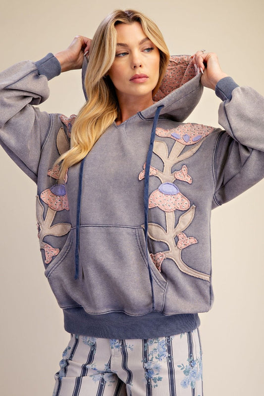 EASEL FLORAL PATCH WASHED TERRY HOODED PULLOVER