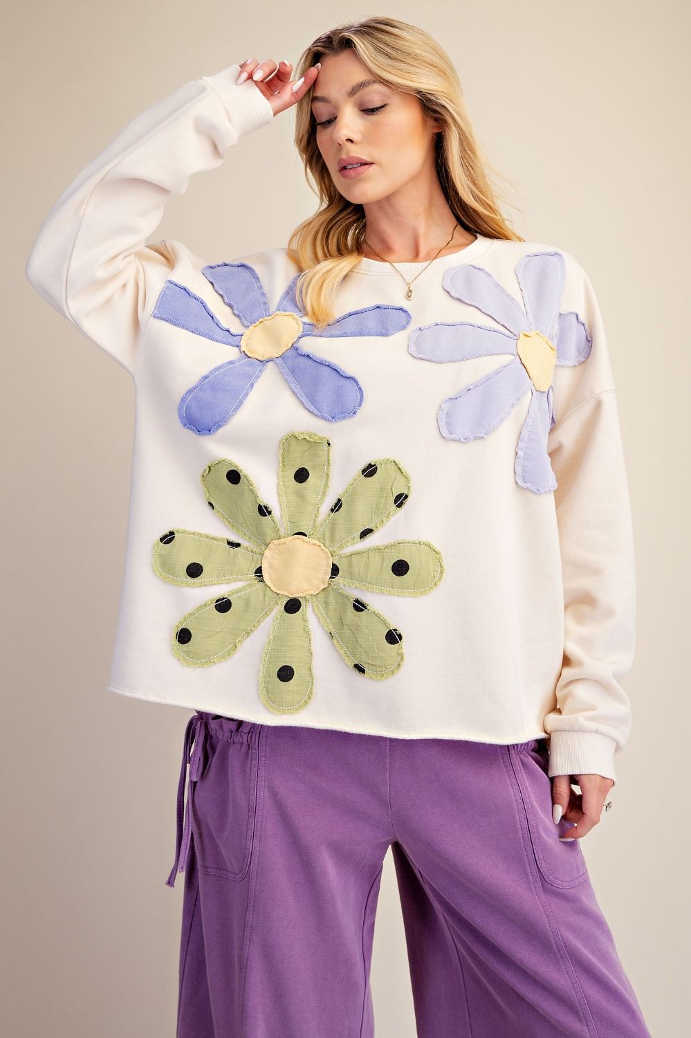 EASEL FLORAL PATCH FRONT WASHED TERRY PULLOVER