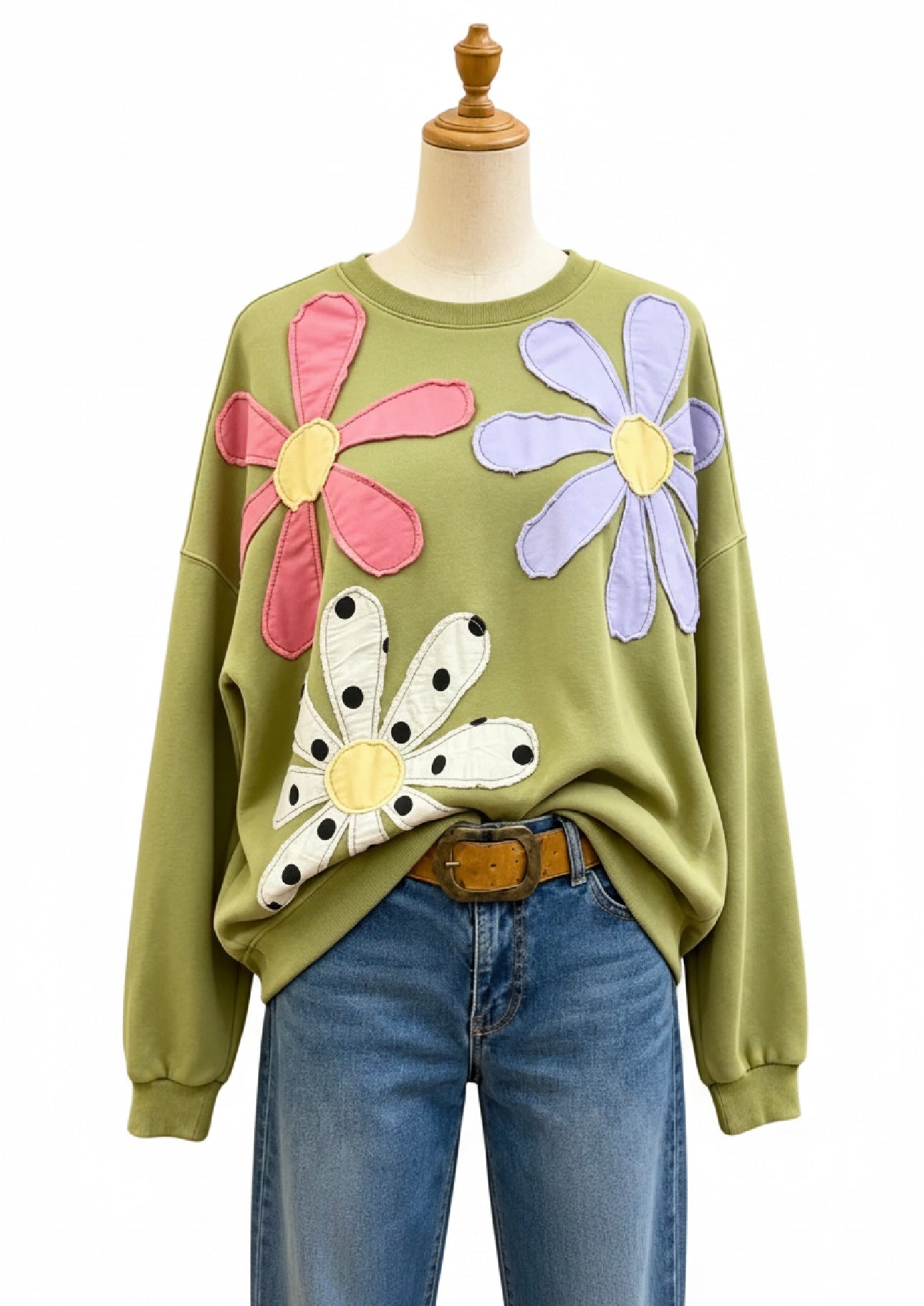 EASEL FLORAL PATCH FRONT WASHED TERRY PULLOVER