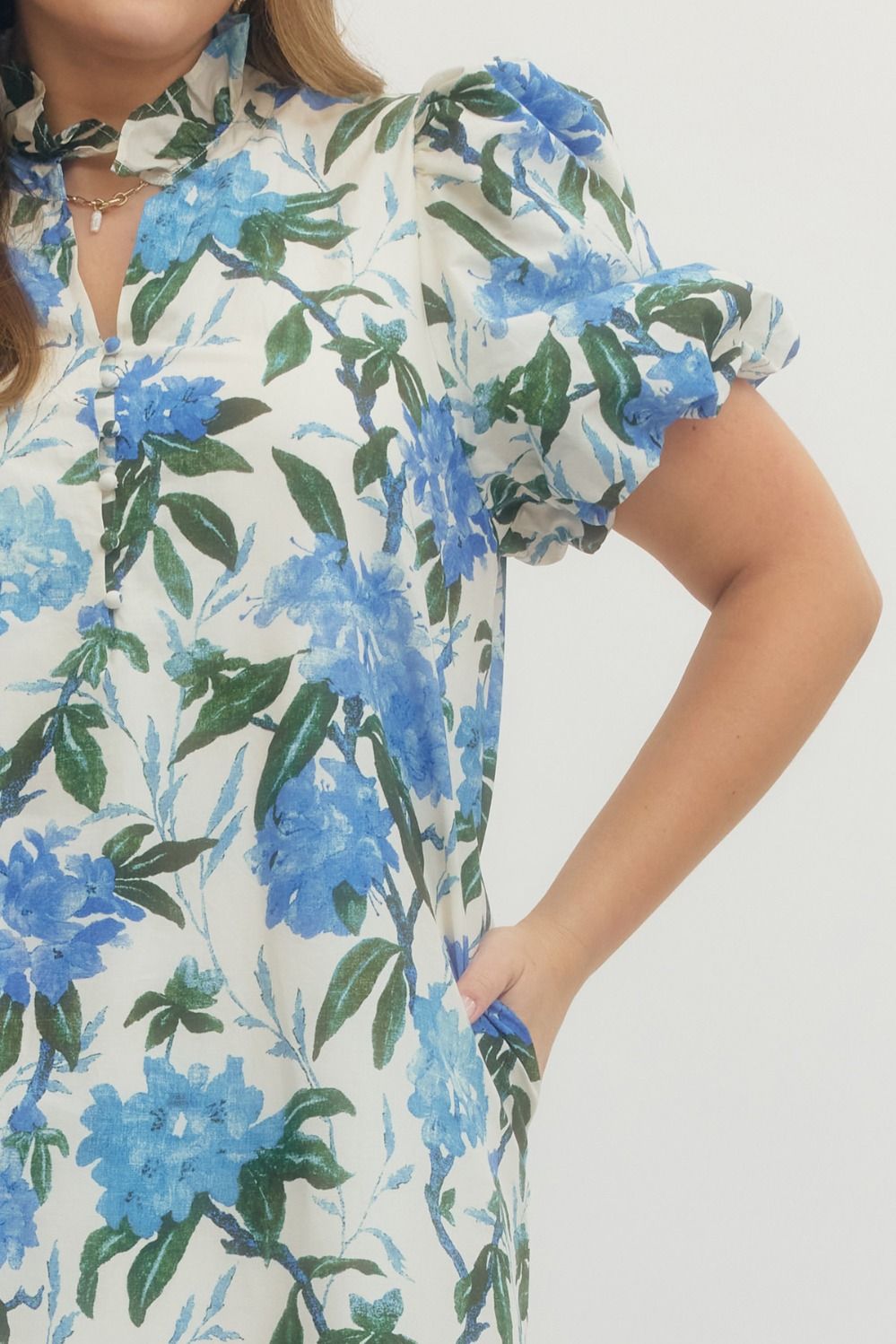 Entro blue and white floral midi