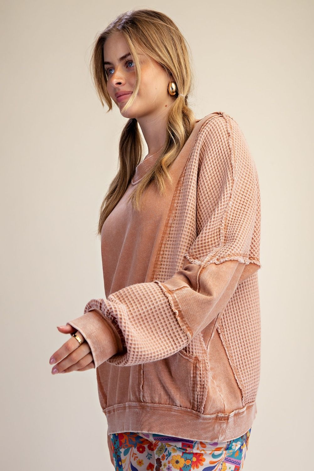 EASEL ALMOND THERMAL MIX WASHED TERRY PULLOVER