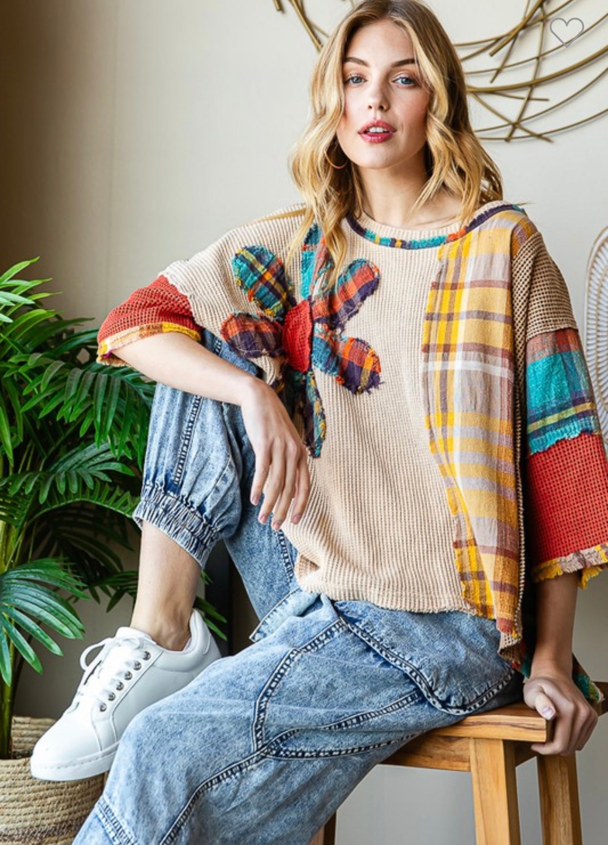 Oli and Hali Washed daisy patch pullover top