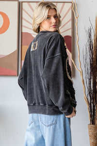 Oli and hali washed heart pullover