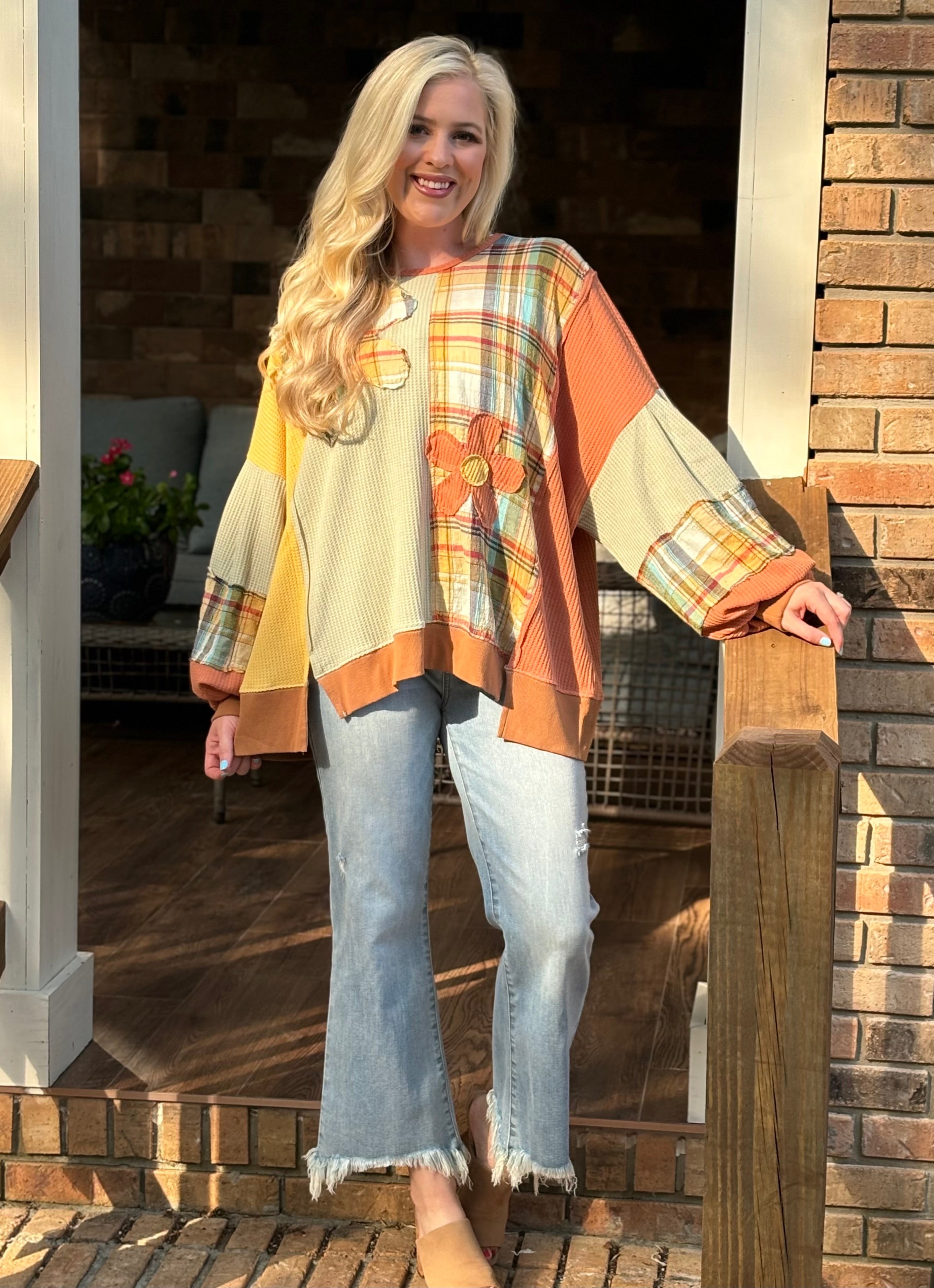 Easel mixed fabric pullover top