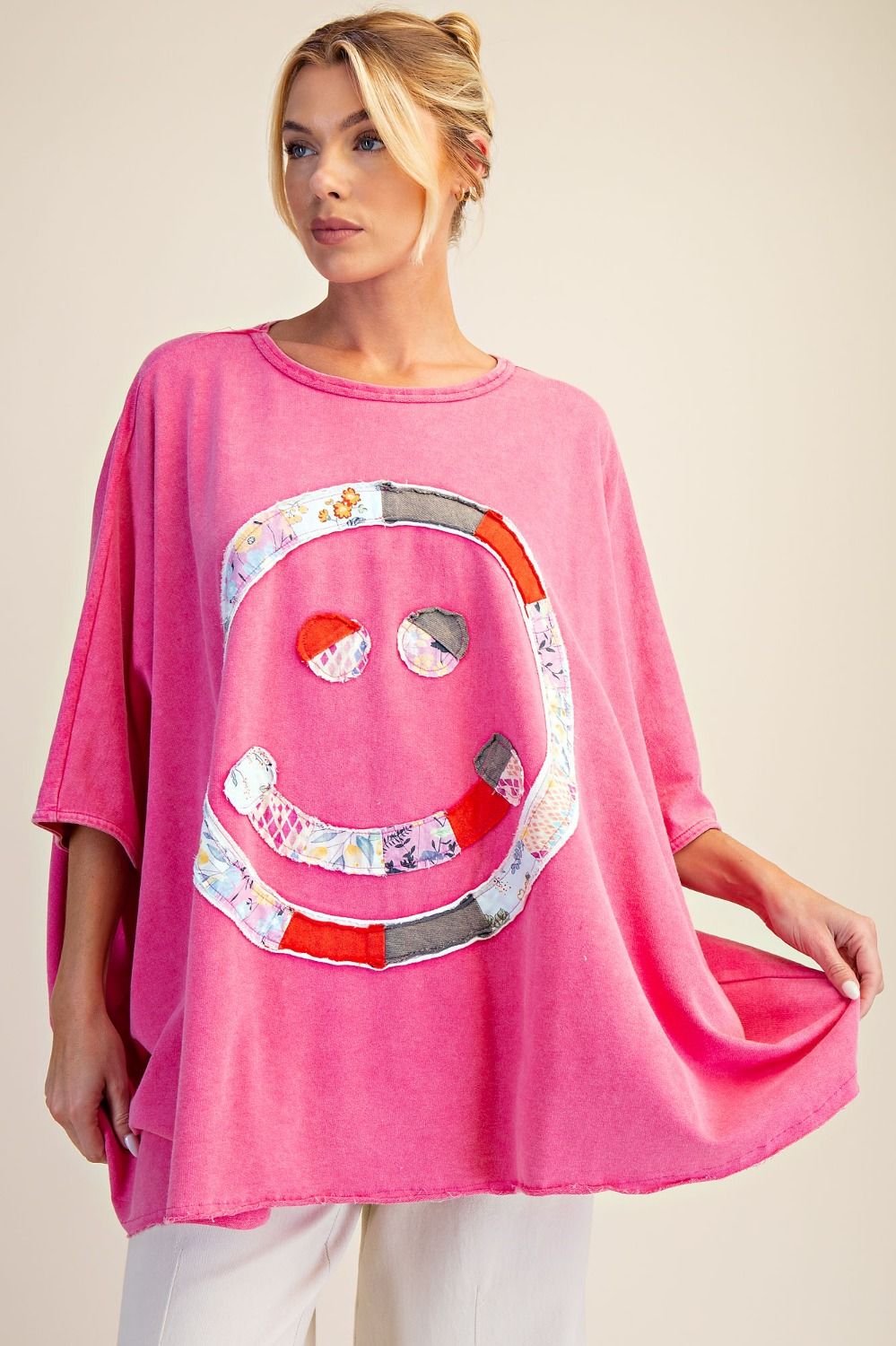 Easel SMILEY FACE PATCH WASHED OVERSIZED TOP