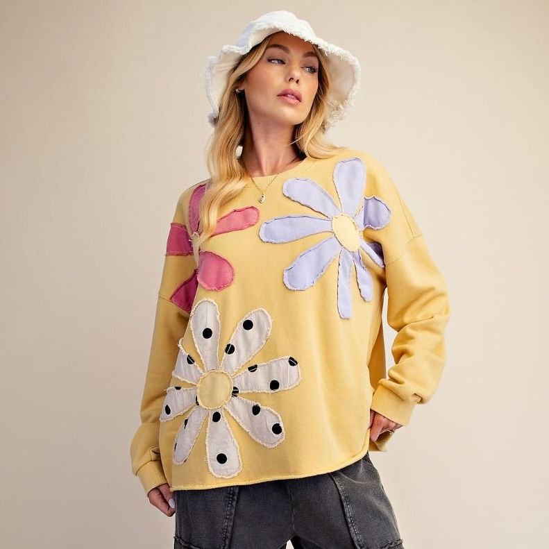 EASEL FLORAL PATCH FRONT WASHED TERRY PULLOVER BUTTER YELLOW