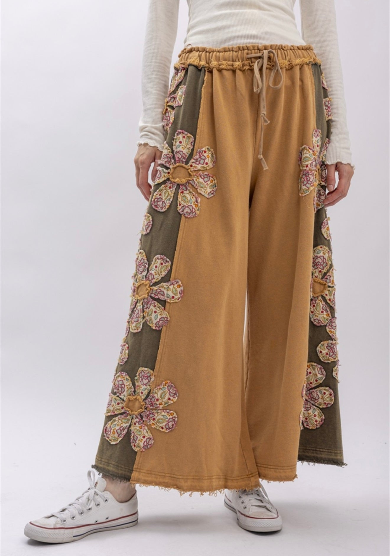 Blue velvet patchwork daisy knit pants