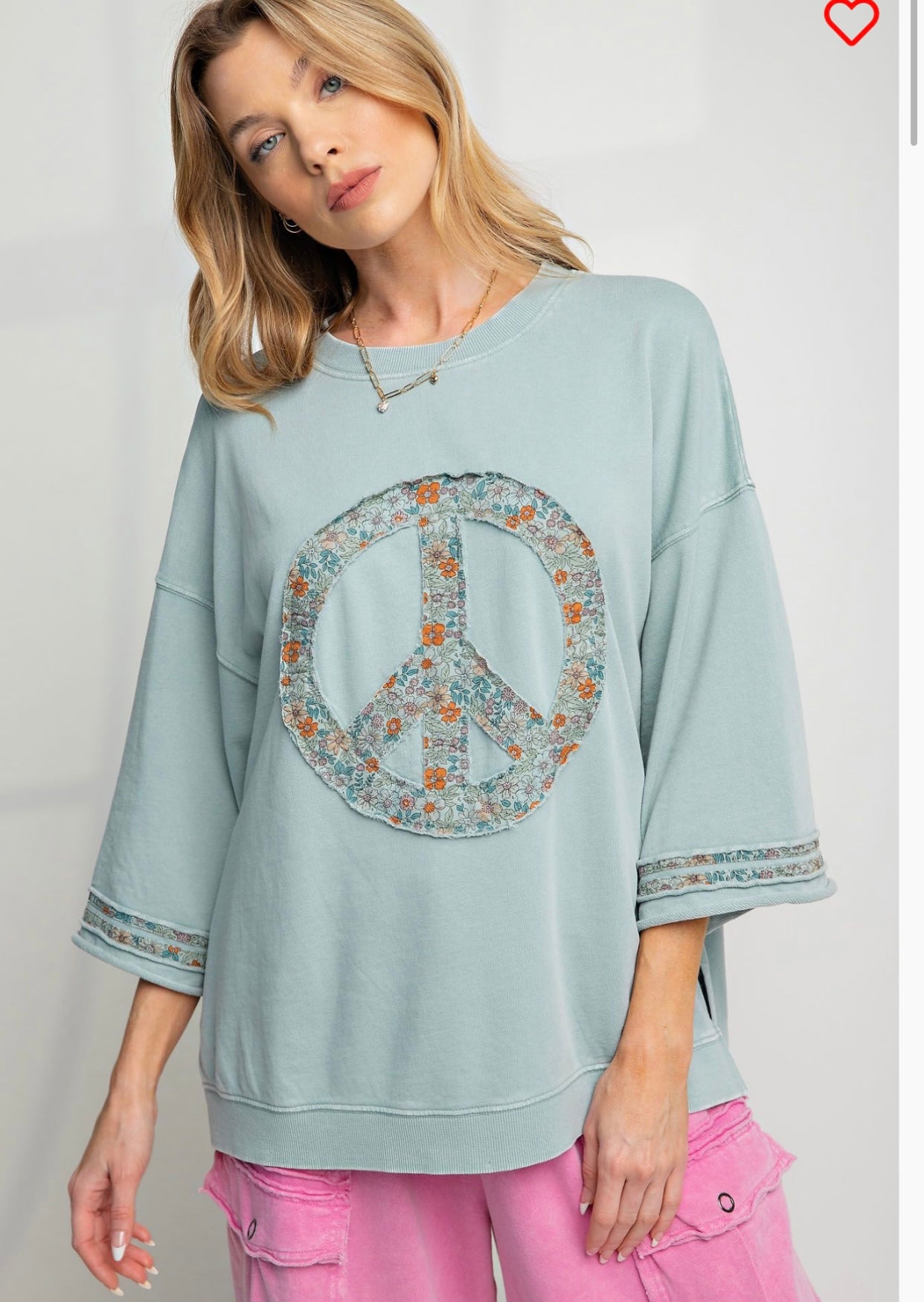 Easel peace sign patched tops