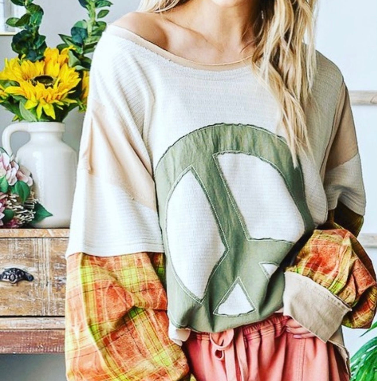 Oli & Hali vintage peace top